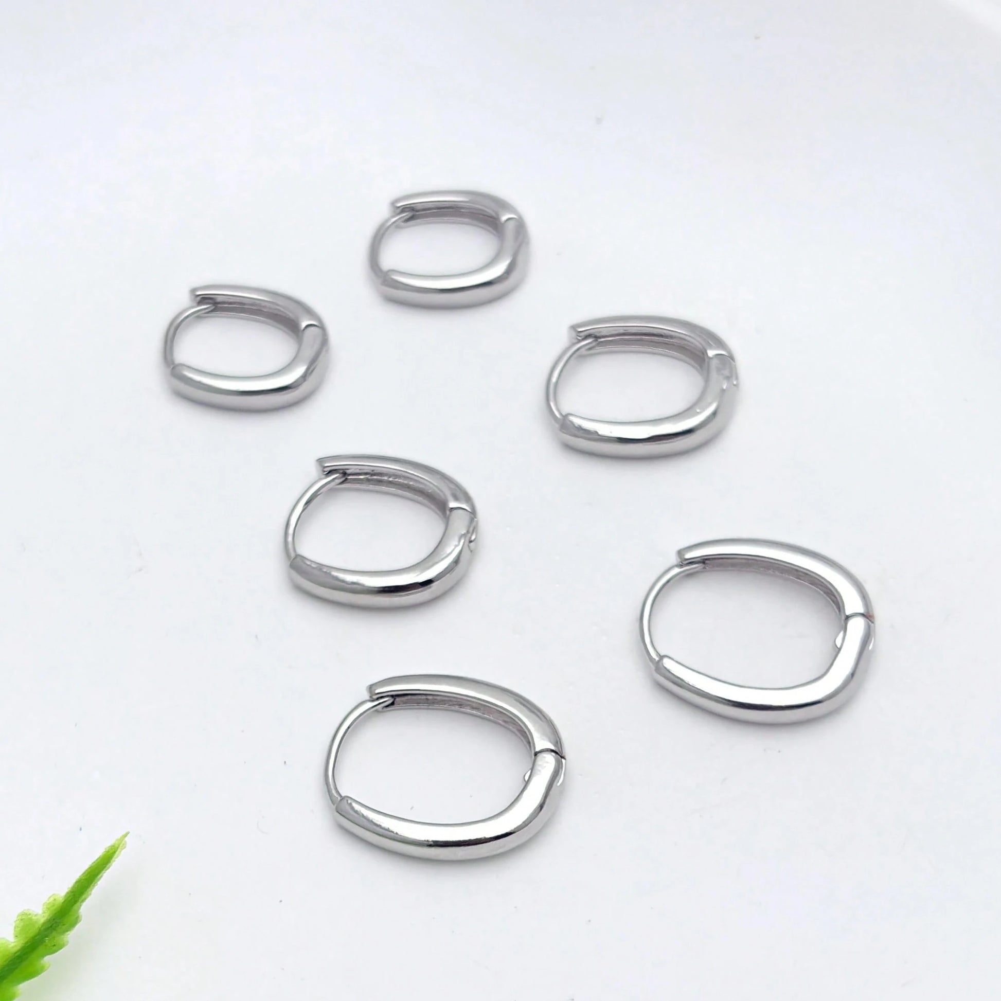 Kit 3 pares Brincos Clássicos Simples em forma de U 