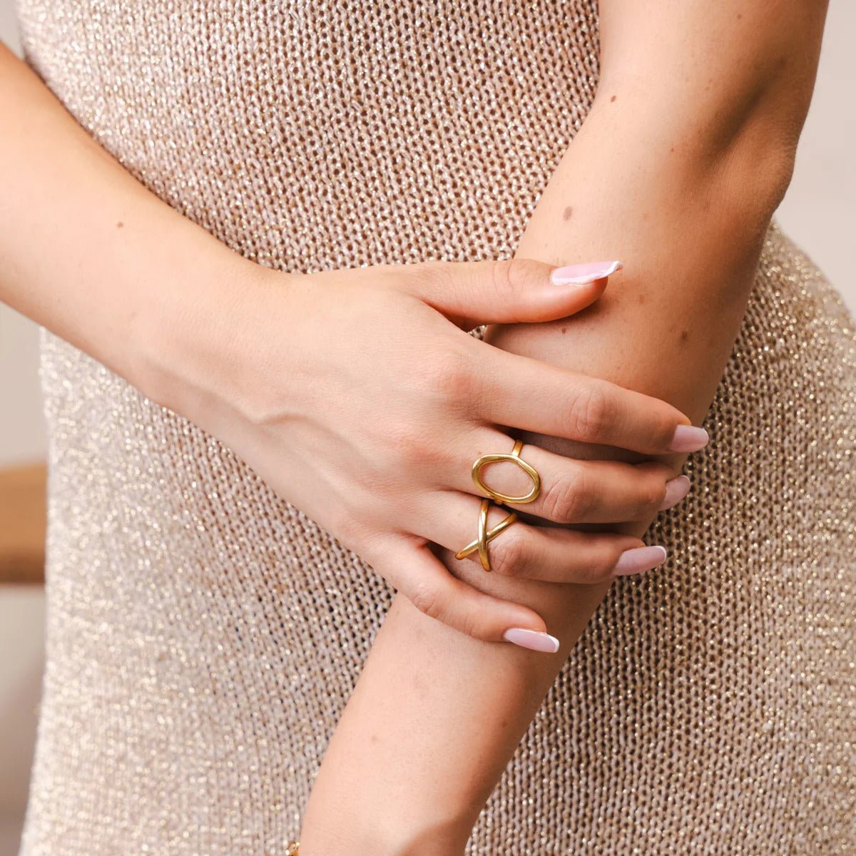 Anel Abstrato Contorno Orgânico Banhado em Ouro 18K