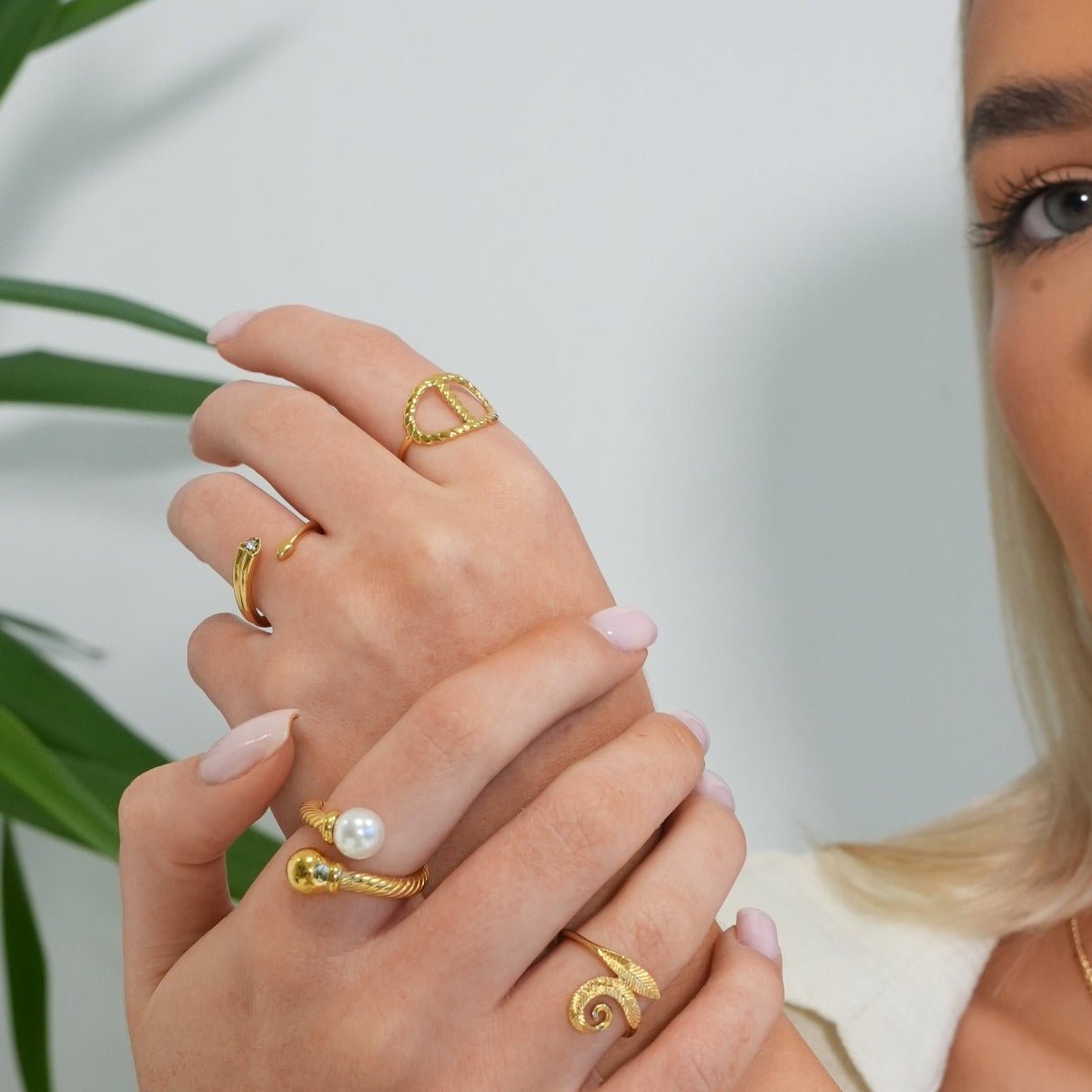 Anel Flecha Banhado em Ouro 18k