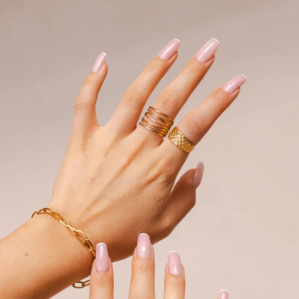 Anel Trama Luxuosa Ajustável Banhado em Ouro 18K