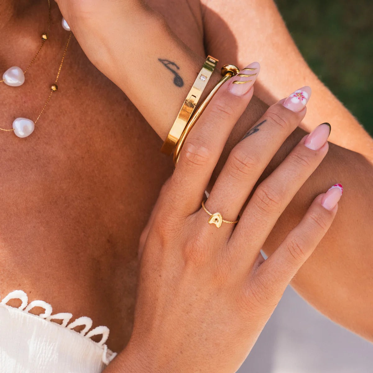 Anel Letra Inicial Bubble Rope Ajustável Banhado em Ouro 18K